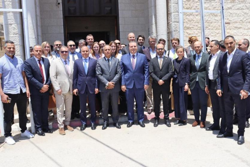 الوفد الدبلوماسي الذي زار جنين