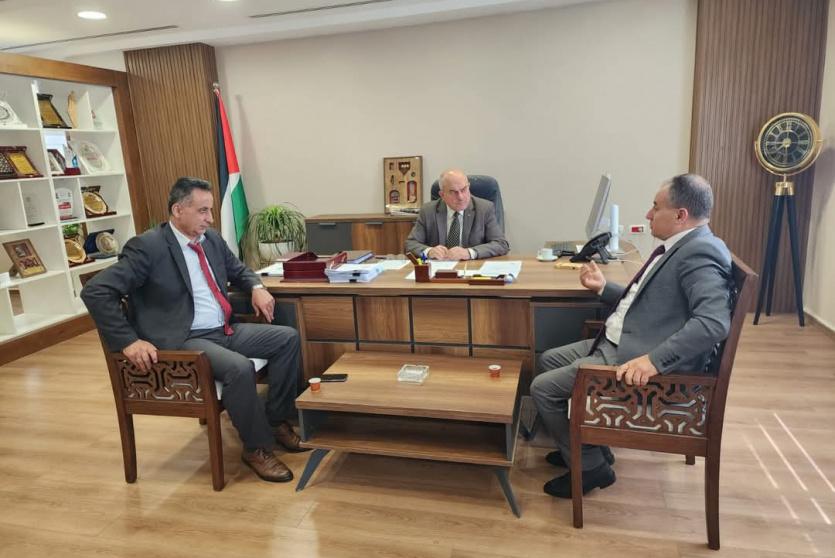 حجاوي وقسيس يبحثان مشاريع واحتياجات بلدية رام الله 