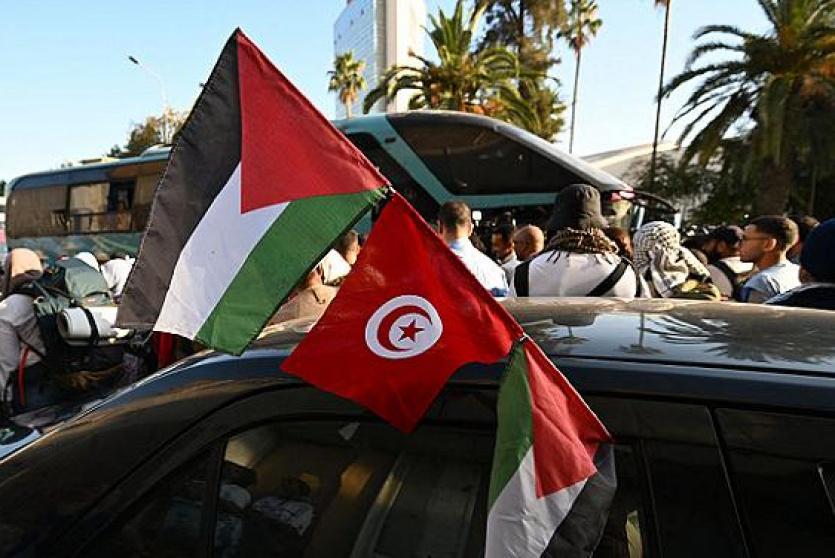 ناشطون يستعدون للانطلاق من تونس العاصمة ضمن قافلة الصمود