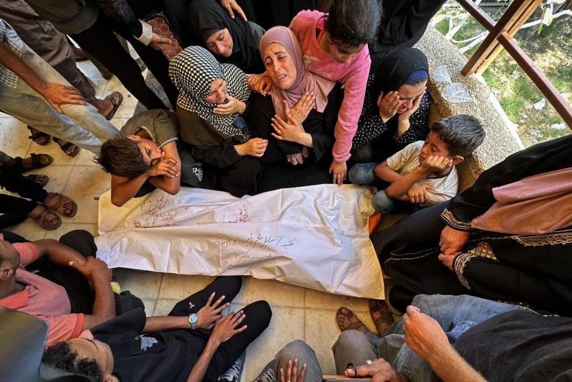 وداع شهداء من منتظري المساعدات في غزة