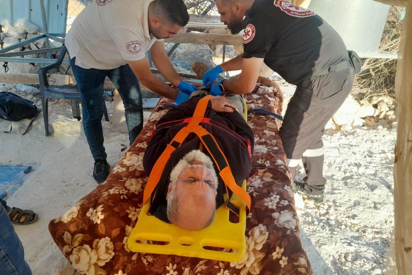 اصابة مسن في هجوم المستوطنين