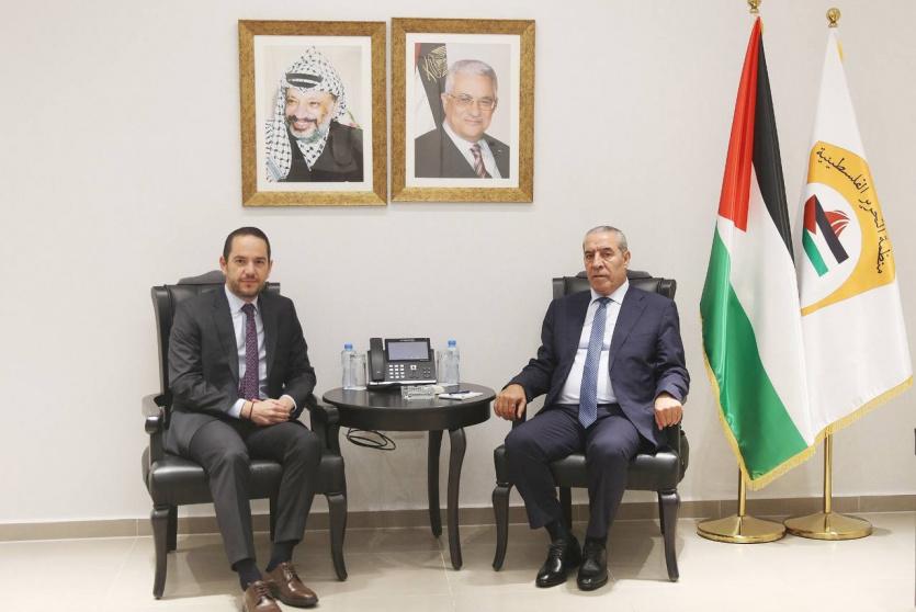 جانب من لقاء نائب الرئيس والقنصل الفرنسي