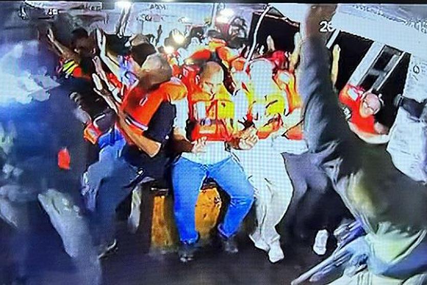 الاحتلال يهاجم سفينة كسر الحصار المتجهة إلى غزة