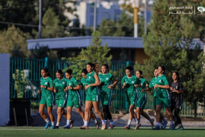 منتخب شابات فلسطين يصل طاجيكستان