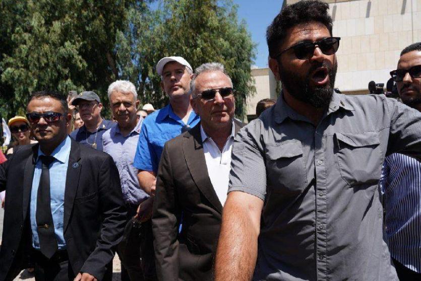 ويتكوف في ساحة الأسرى بتل أبيب أمس