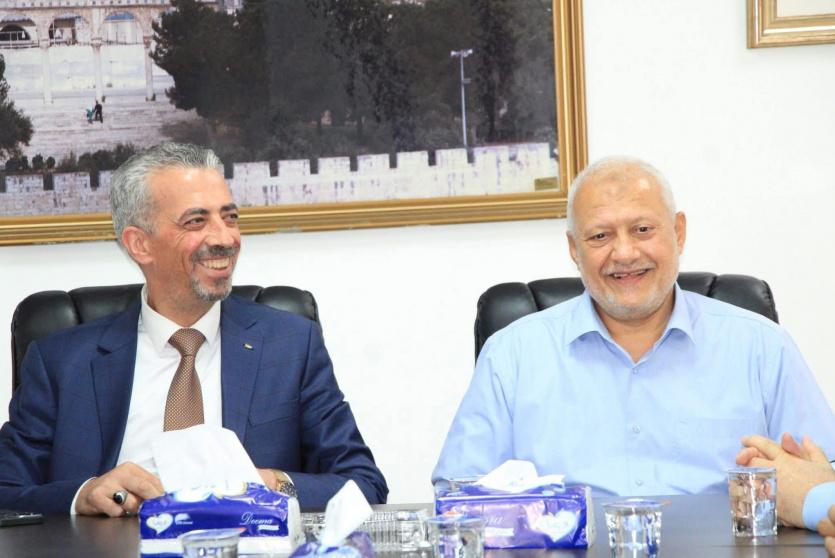 رئيس نقابة المهندسين والوفد المرافق في زياره عمل لبلدية اريحا