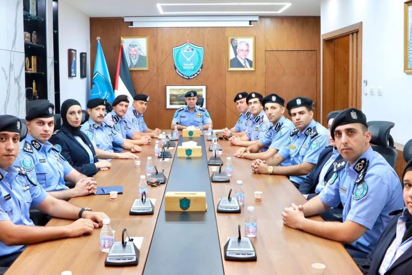 خلال الاجتماع