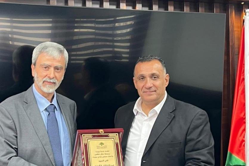 خلال التكريم