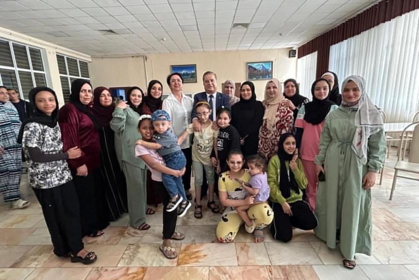 الدكتور عوَّاد يودع جرحى ومصابي غزة في أوزبكستان