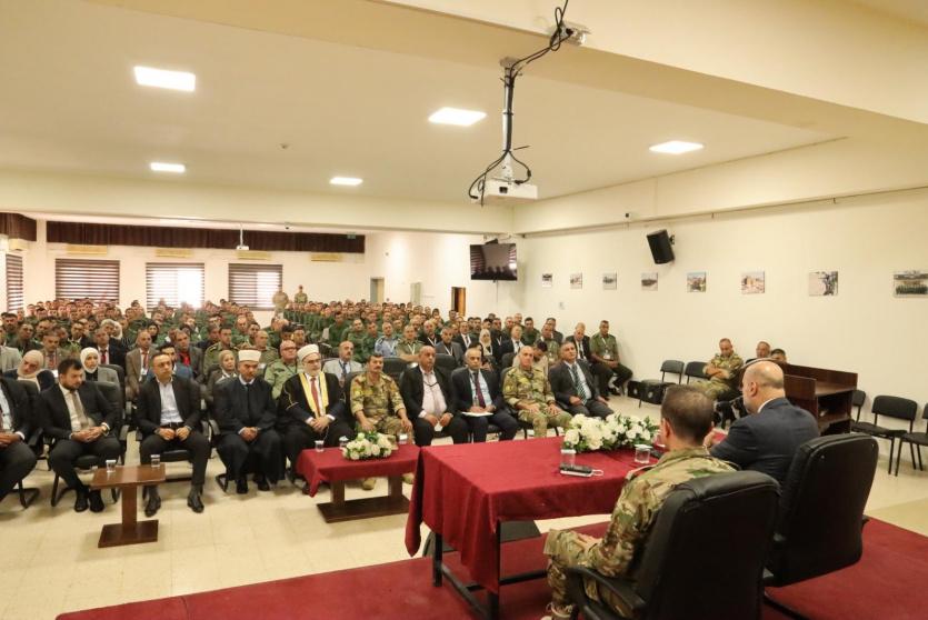 الهباش يلتقي محافظ أريحا ويلقي محاضرة عن الوسطية في الإسلام في هيئة التدريب العسكري