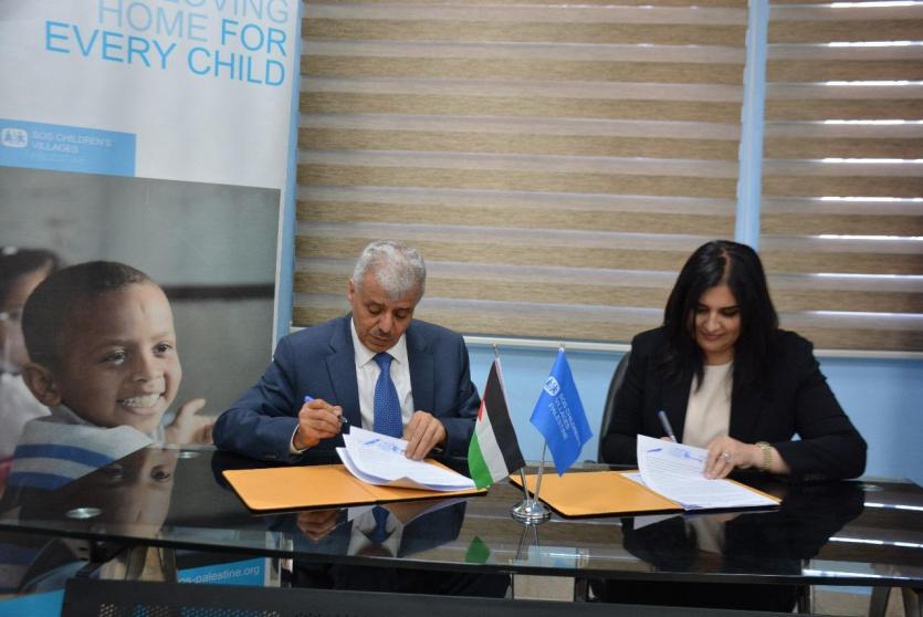 برهم يوقع مذكرة تفاهم مع قرى الأطفال ويتفقد مدارس بيت لحم