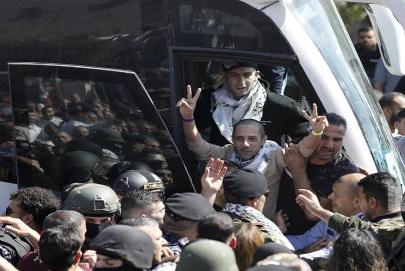 أسرى محررون