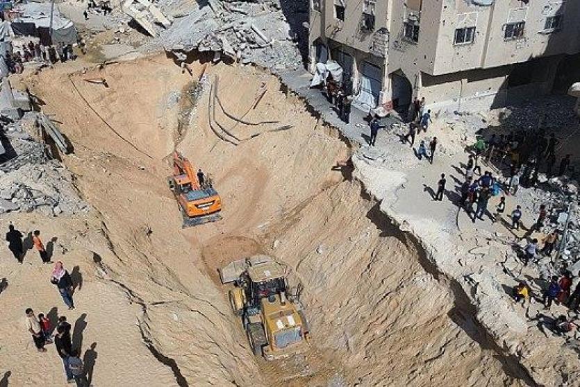 جانب من أعمال البحث عن الجثث 