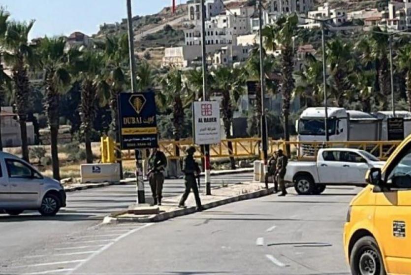 لليوم الثاني: الاحتلال يواصل إغلاق مدخل ترمسعيا شمال رام الله