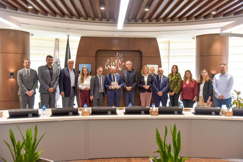 بلدية رام الله تستقبل وفد مؤسسة فريدريش إيبرت الألمانية