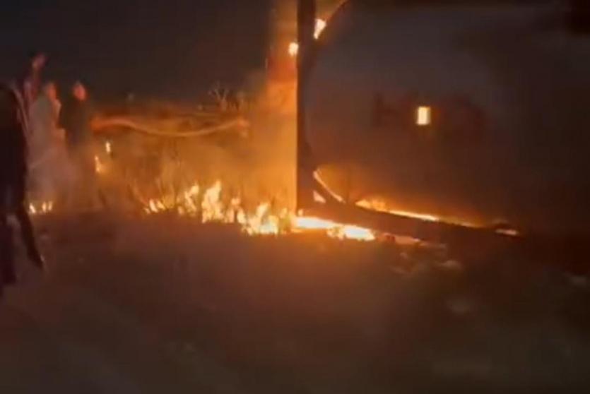 مستوطنون يحرقون أراضي زراعية