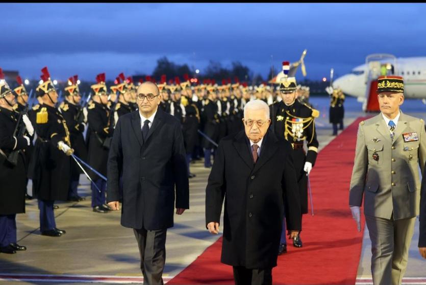 الرئيس عباس يصل فرنسا في زيارة رسمية