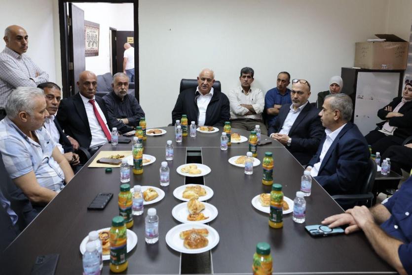 وزير الداخلية يلتقي لجان السلم الأهلي في محافظة نابلس