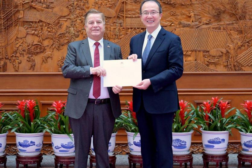 جواد عواد يقدم أوراق اعتماده إلى الخارجية الصينية سفيرا لدولة فلسطين لدى جمهورية الصين الشعبية   