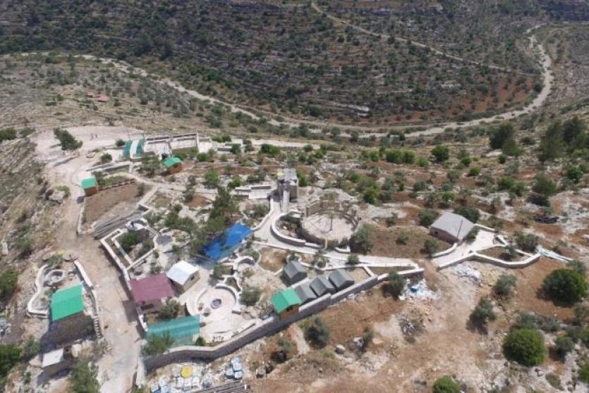 منتدى شارك يدين تركيب بوابة حديدية على مدخل وادي كفر نعمة