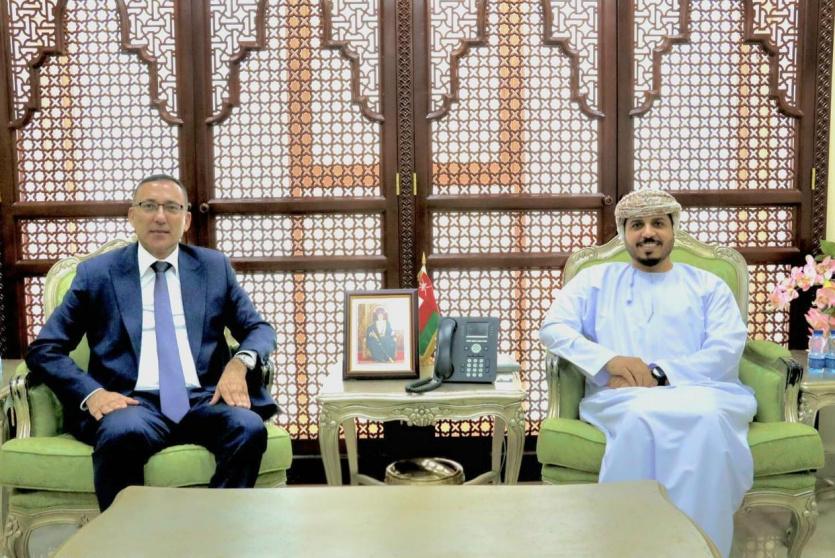 الرويضي يبحث مع الهيئة العُمانية للأعمال الخيرية التعاون والدعم الإنساني المقدم لفلسطين