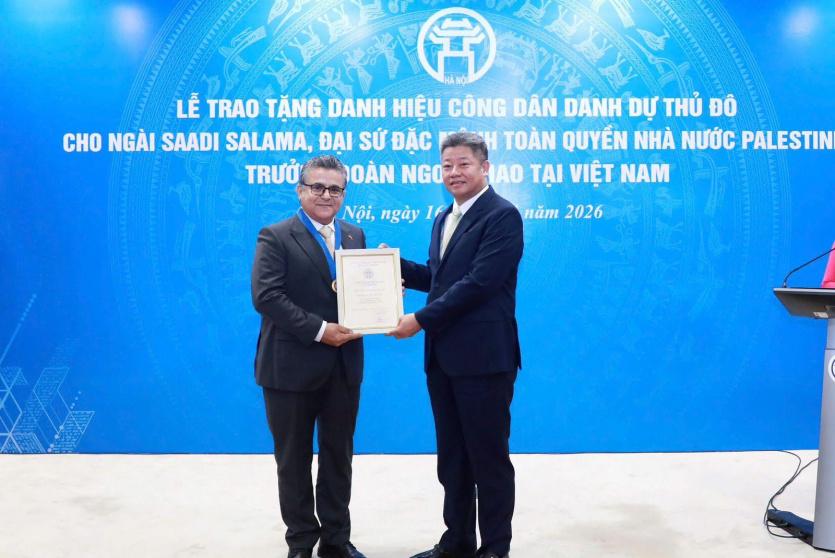 هانوي تمنح السفير سعدي الطميزي مواطنة الشرف تقديرا لجهوده