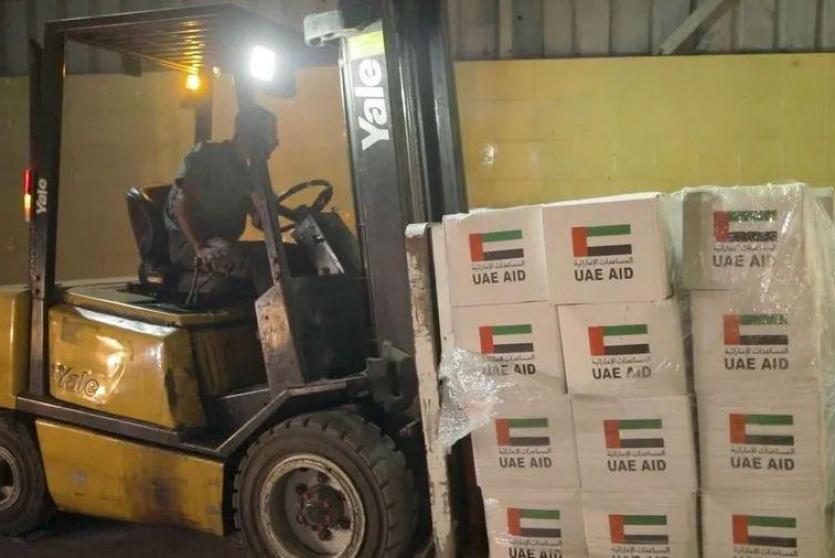 بدعم من وكالة الإمارات للمساعدات الدولية .. الإمارات توفر 5 آلاف جالون مياه لدعم آلاف الأسر في غزة