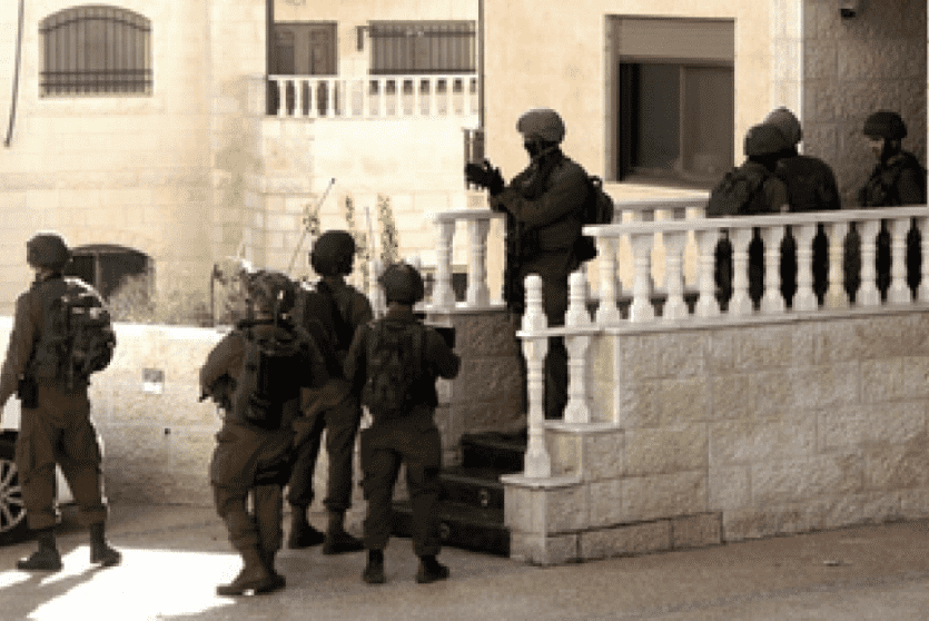 قوات الاحتلال تحول منزلا في بلدة عزون إلى ثكنة عسكرية