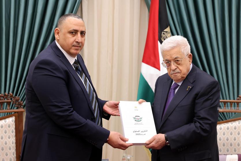 الرئيس عباس يتسلم التقرير السنوي لجهاز الأمن الوقائي