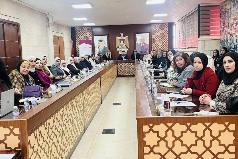 محافظ نابلس يفتتح مشروع"دعم الوصول إلى خدمات صندوق النفقة في المساعدة القانونية" 