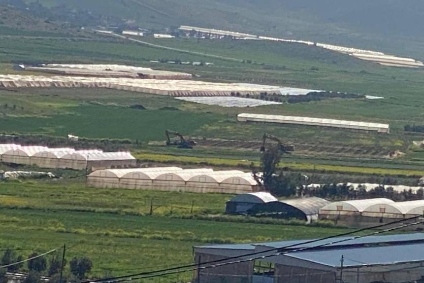 الاحتلال يواصل شق طريق استعماري شرق طمون جنوب طوباس