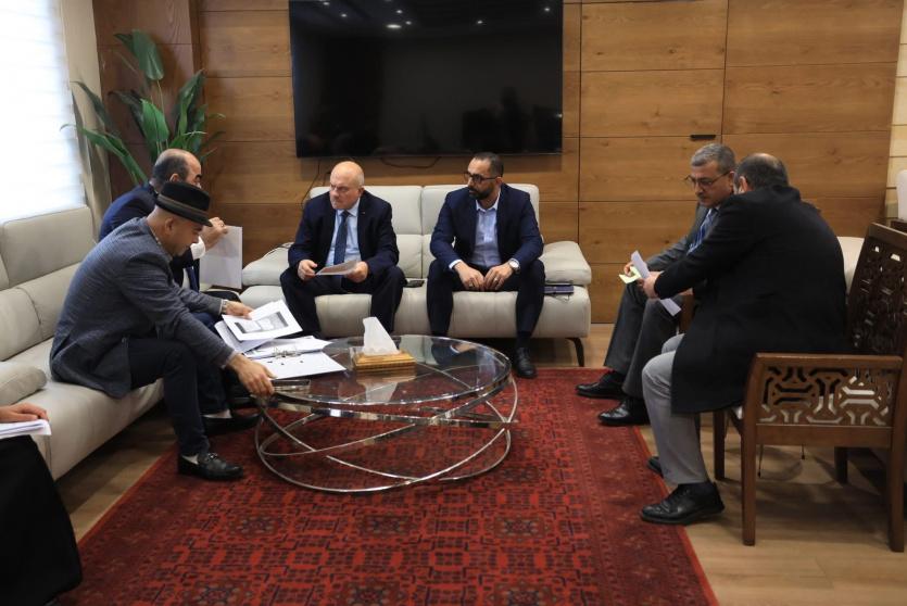 حجاوي يبحث مع بلدية المزرعة الشرقية إجراءات حماية أراضي العاصور من انتهاكات الاحتلال