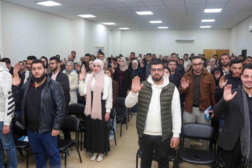 جانب من أداء المهندسين لقسم مزاولة المهنة