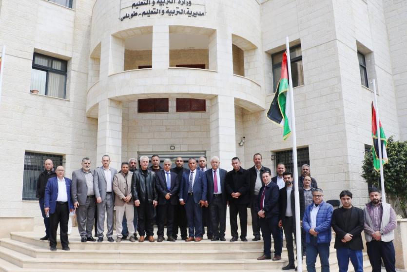 برهم يجري جولة تفقدية لمتابعة قضايا تخص التعليم في بلدة طمون 