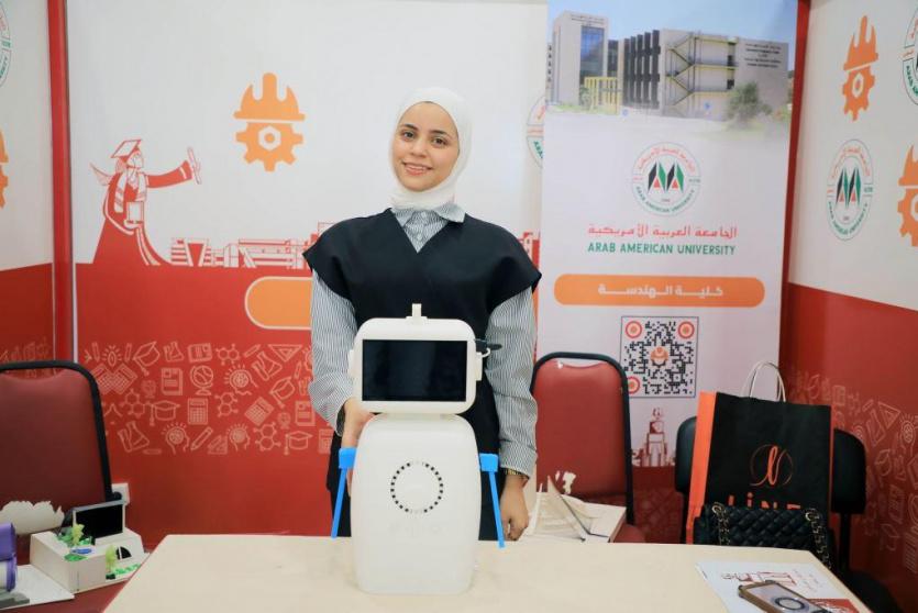 طلبة في كلية الهندسة في الجامعة العربية الأمريكية يبتكرون نظاما تفاعليا داعما لأطفال التوحد