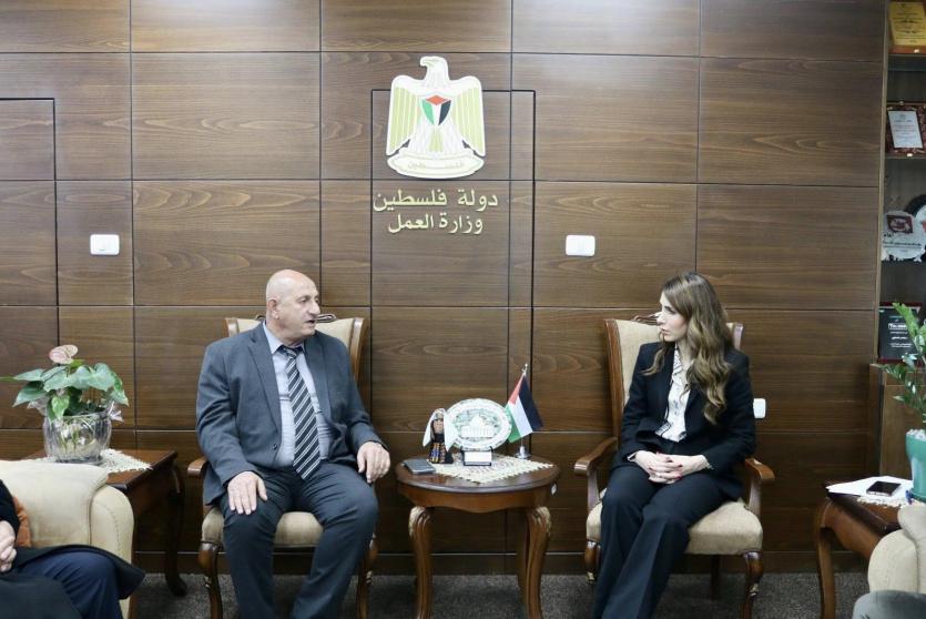 وزيرة العمل تبحث آفاق التعاون مع اتحاد صناعة الحجر والرخام