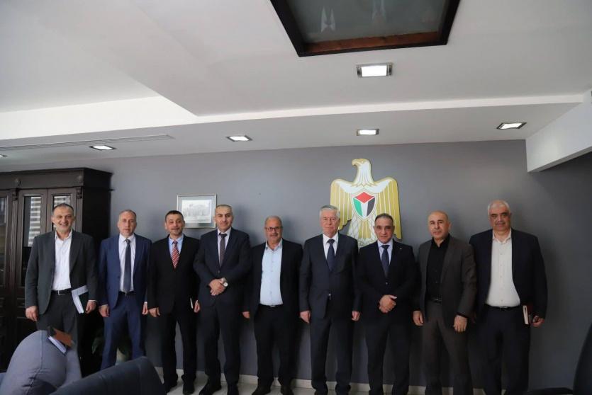 توجه حكومي لتوسيع استخدام الطاقة المتجددة في المنشآت الصناعية لخفض تكاليف الإنتاج