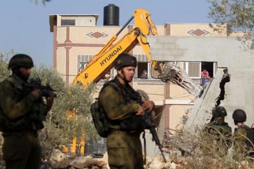 الاحتلال يهدم منزل - أرشيف 