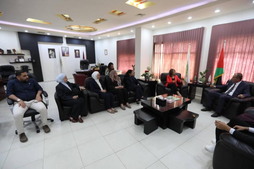 "خضوري" و"تمكين" و"راية" يوقّعون مذكرة تفاهم لتنفيذ مشروع "مسارات إعلامية" وتعزيز مهارات الطلبة وربطهم بسوق العمل