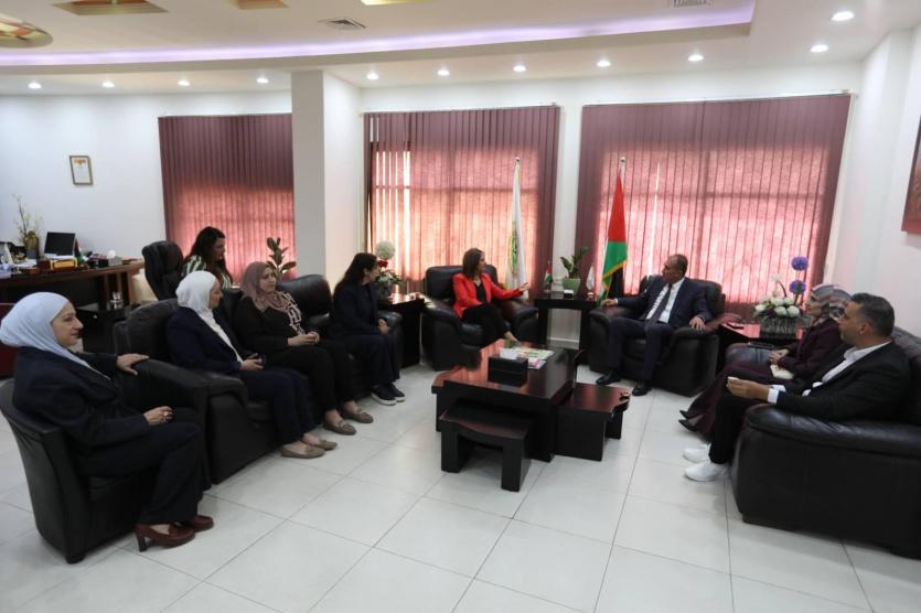 "خضوري" و"تمكين" و"راية" يوقّعون مذكرة تفاهم لتنفيذ مشروع "مسارات إعلامية" وتعزيز مهارات الطلبة وربطهم بسوق العمل